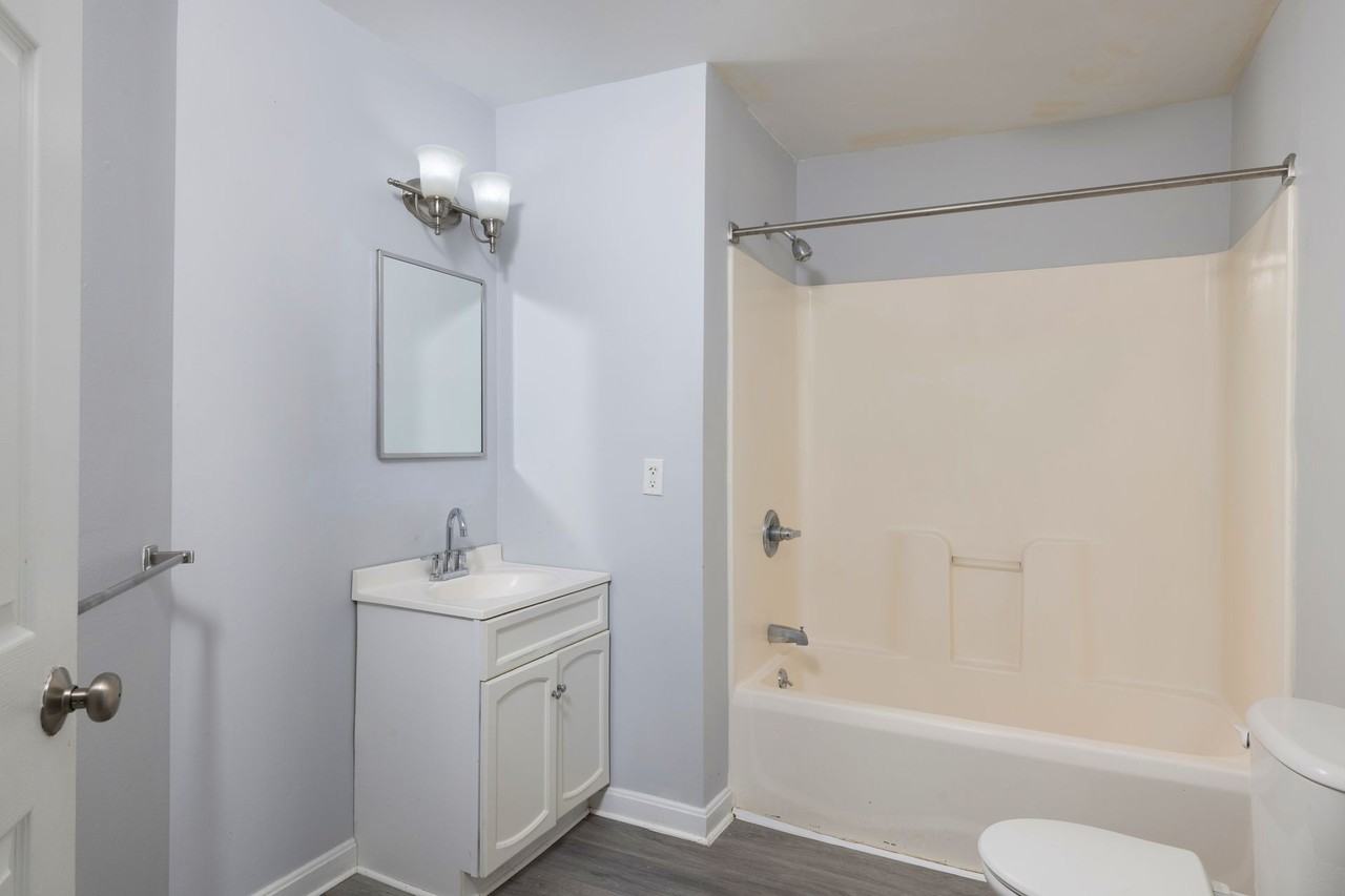 Elora Flats & Townhomes - Photo 4 of 4