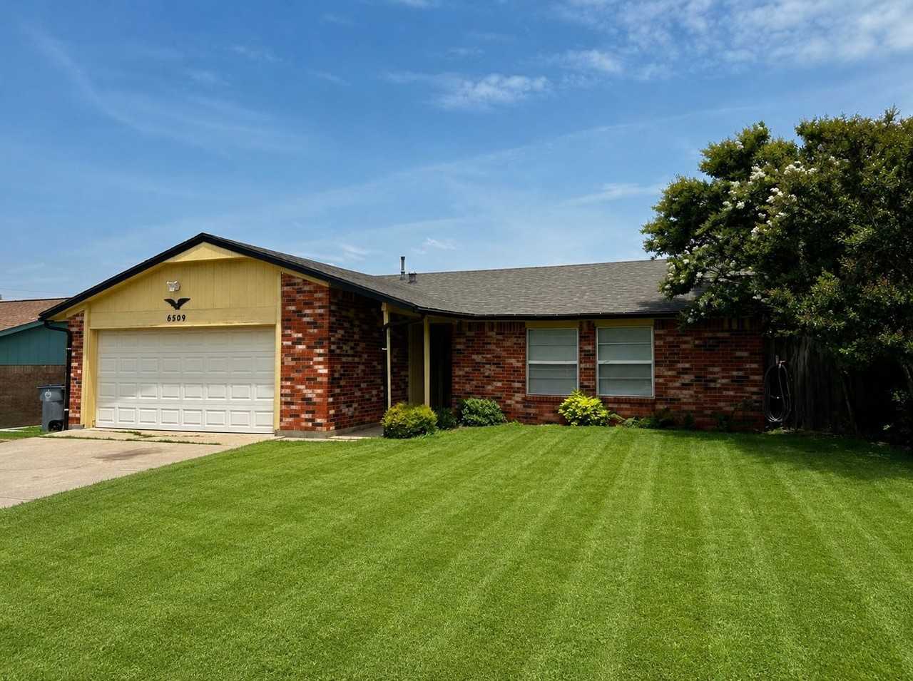 6509 Sw Oak Cliff Ave - Photo 2 of 27