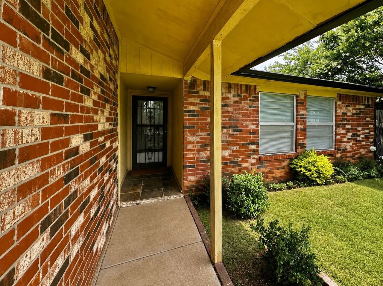 6509 Sw Oak Cliff Ave - Photo 3 of 27