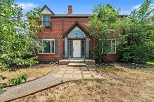 746 N Monaco Street Pkwy - Photo 1 of 1