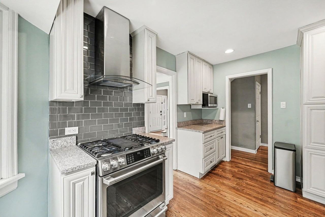 746 N Monaco Street Pkwy - Photo 7 of 37