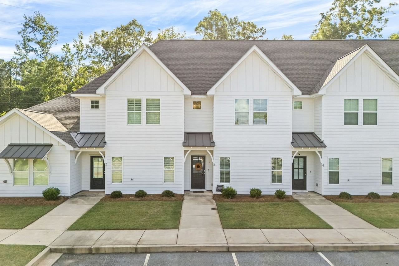 630 Village Dr #3