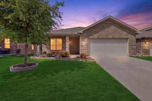 6212 Topsail Dr - Photo 1 of 1