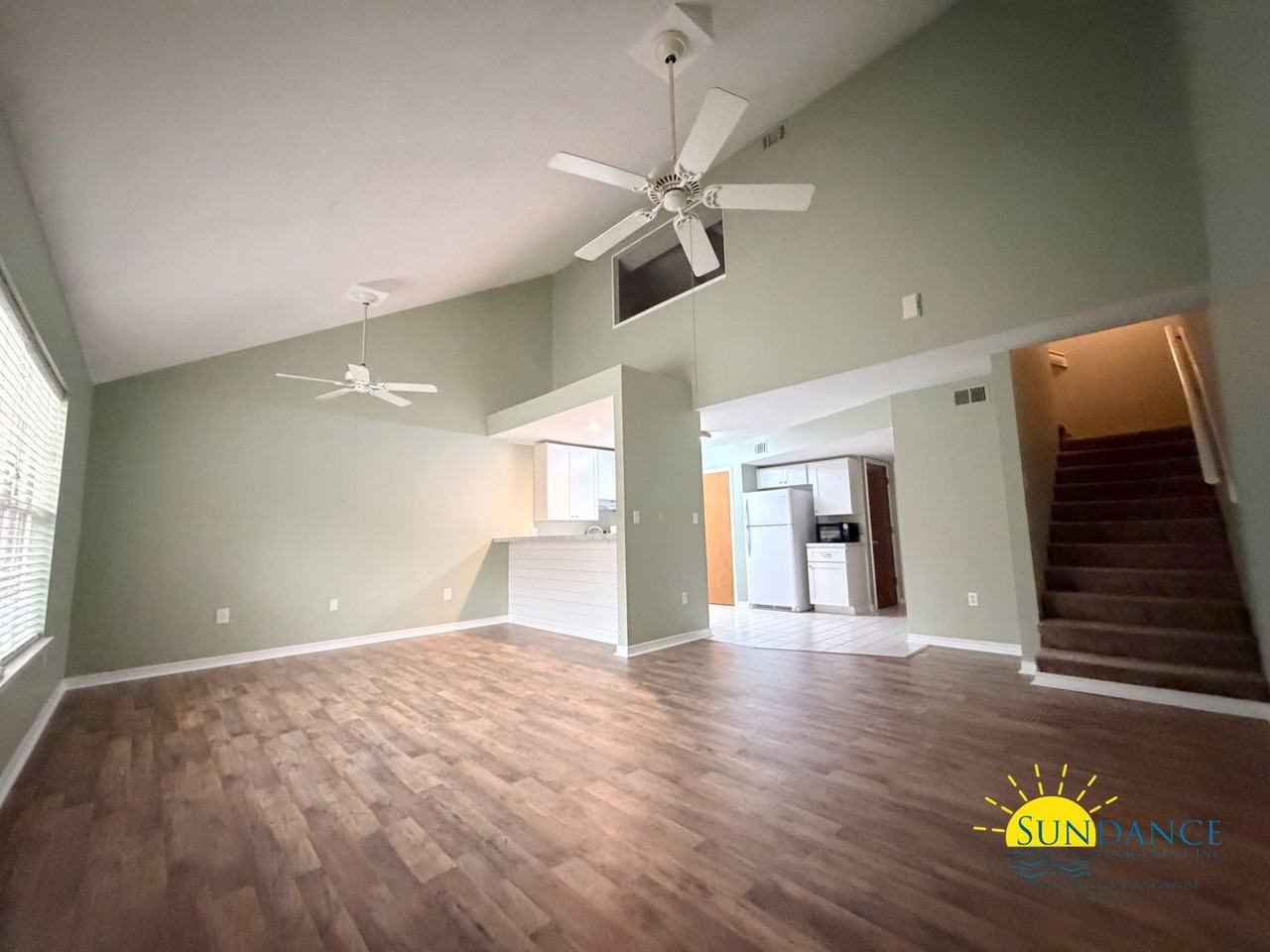 946 Ashley Ln - Photo 2 of 24