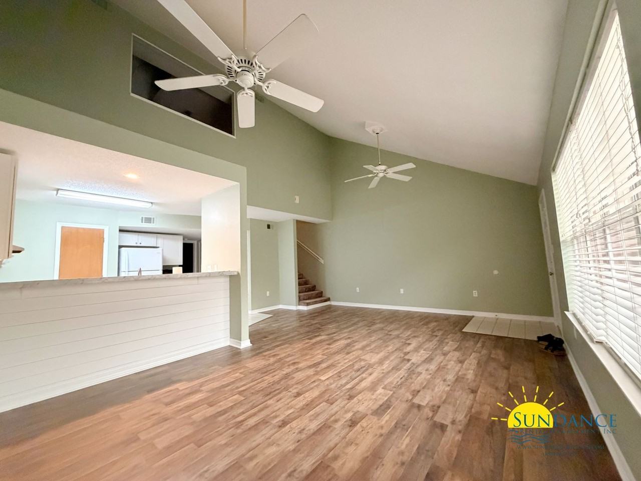 946 Ashley Ln - Photo 3 of 24