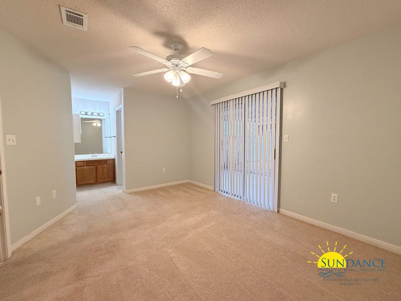946 Ashley Ln - Photo 7 of 24