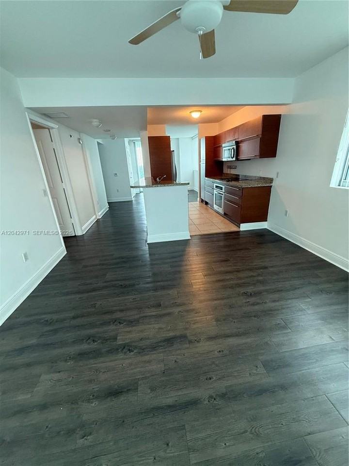 2681 2681 N Flamingo Road 2101S - Photo 3 of 14