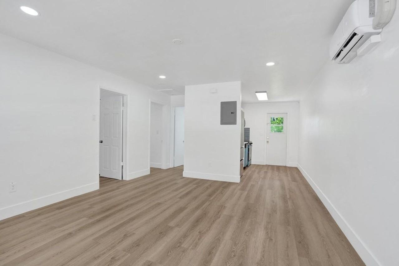 2020 Ne 15th St - Photo 4 of 18