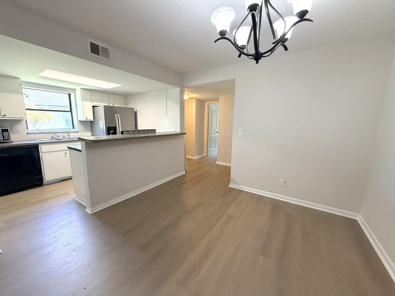 5646 Pinebay Cir S - Photo 5 of 14