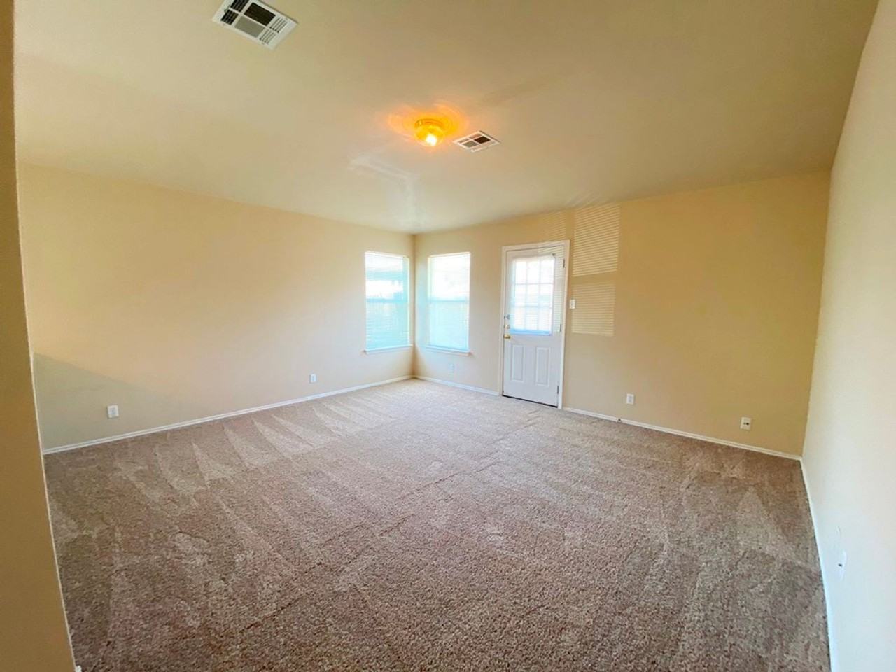 218 Jennifer Ln - Photo 2 of 42