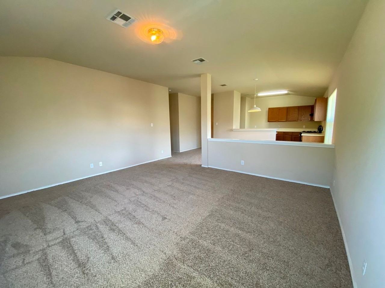 218 Jennifer Ln - Photo 4 of 42