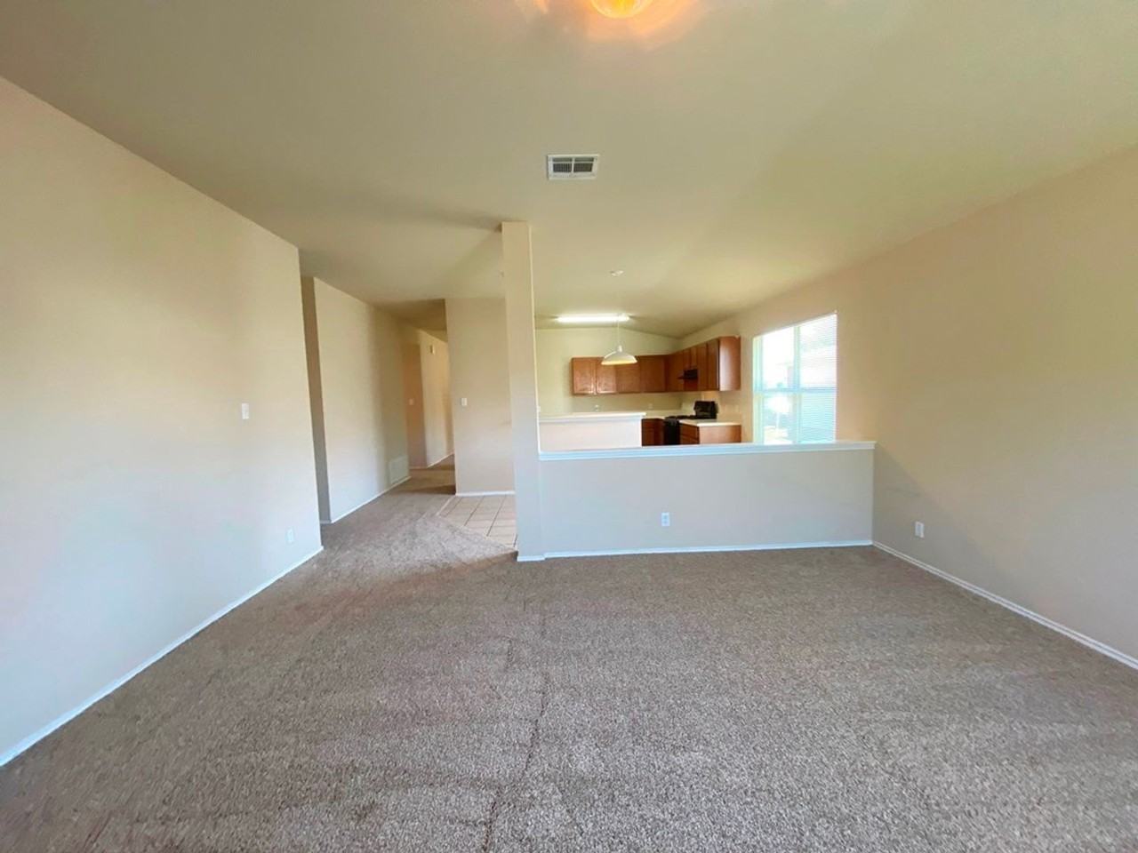 218 Jennifer Ln - Photo 6 of 42