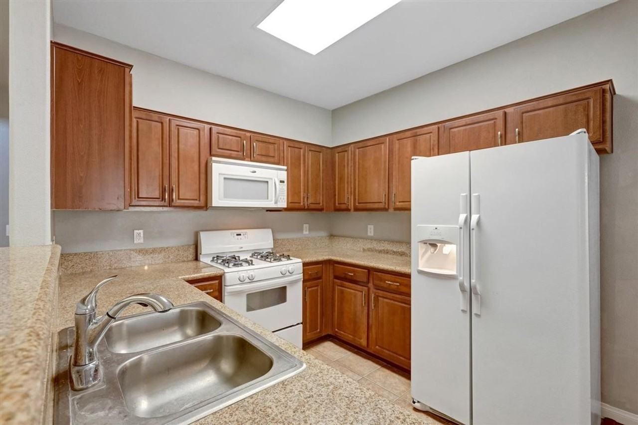10500 Nordic Cliff Ave - Photo 7 of 29