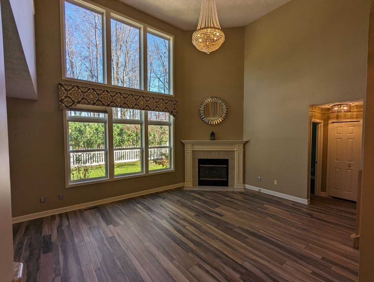 1457 Hollow Wood Ln - Photo 2 of 25