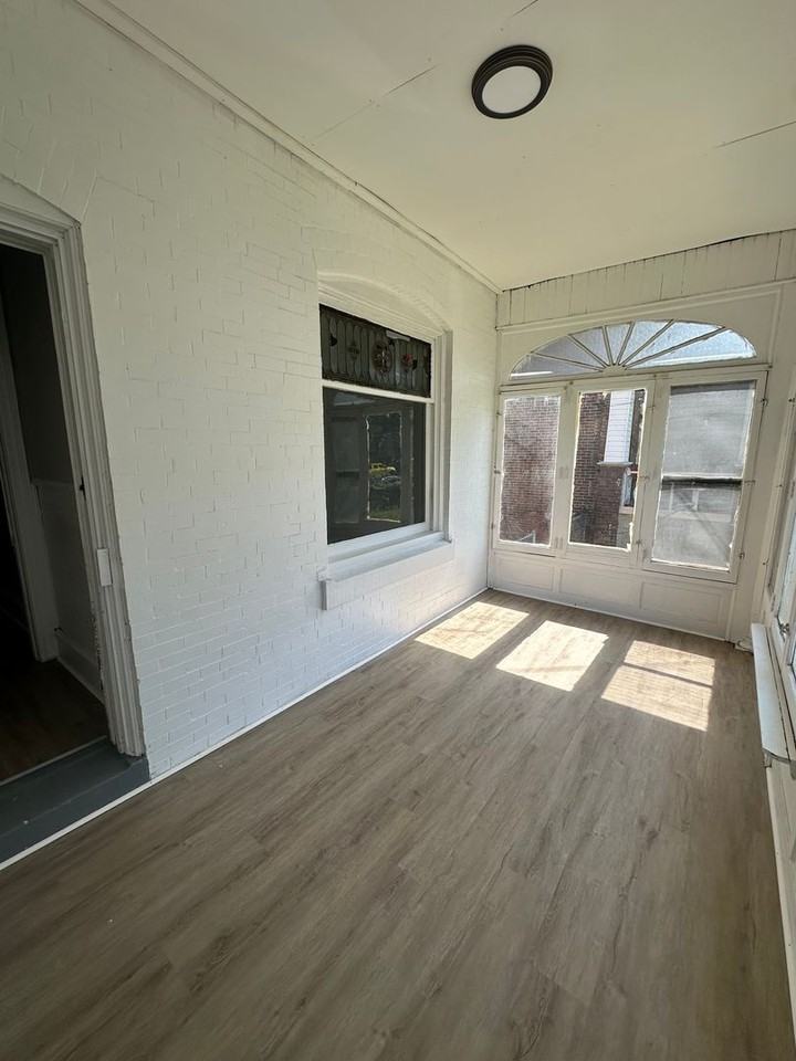 405 Colwyn Ave - Photo 3 of 17
