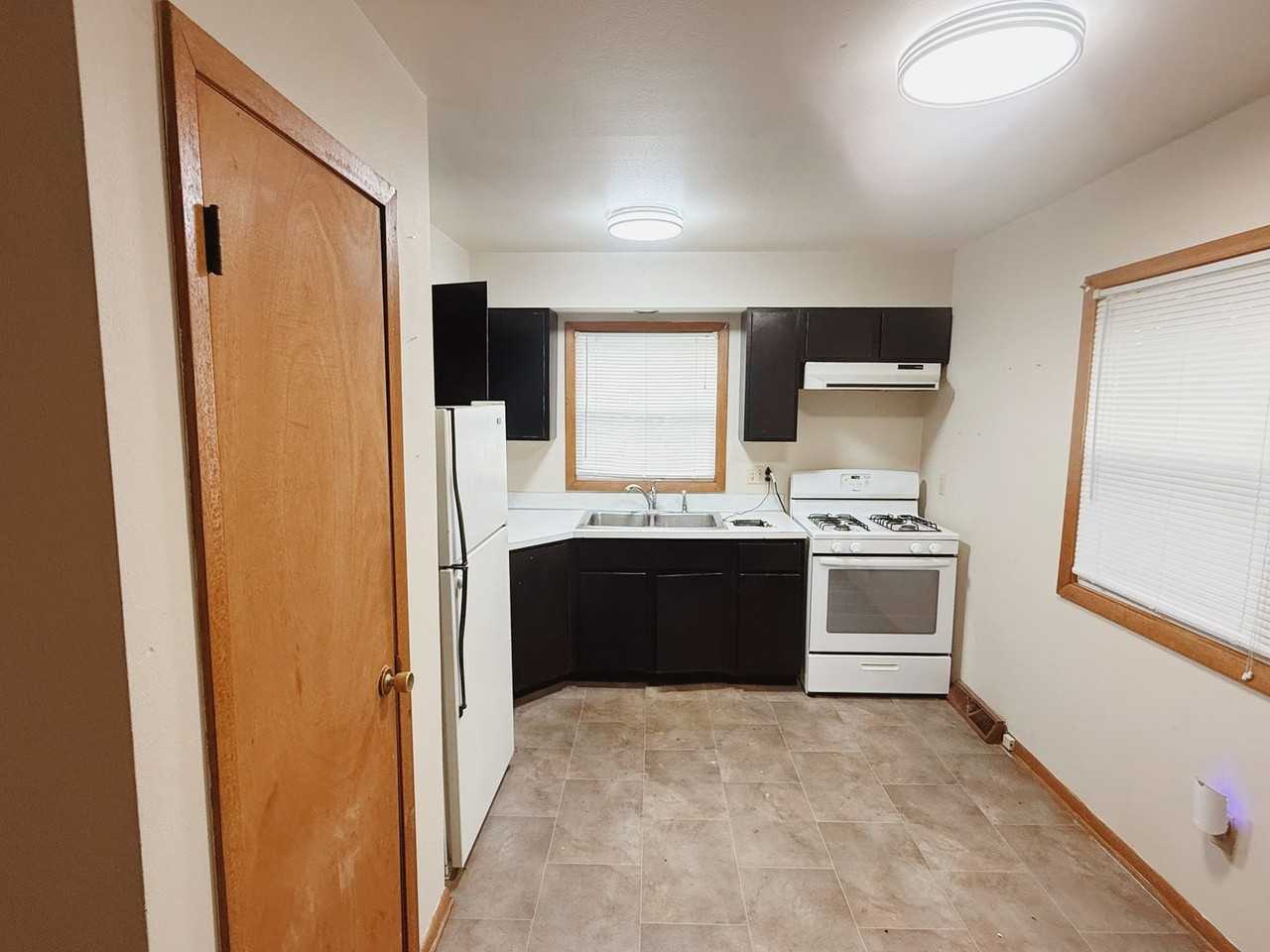 1229 East Ave S - Photo 5 of 6