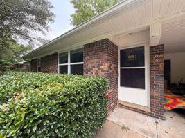 featured image of 505 E Holly St