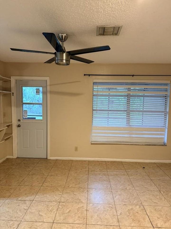 1432 Nw 93rd Ter - Photo 3 of 12