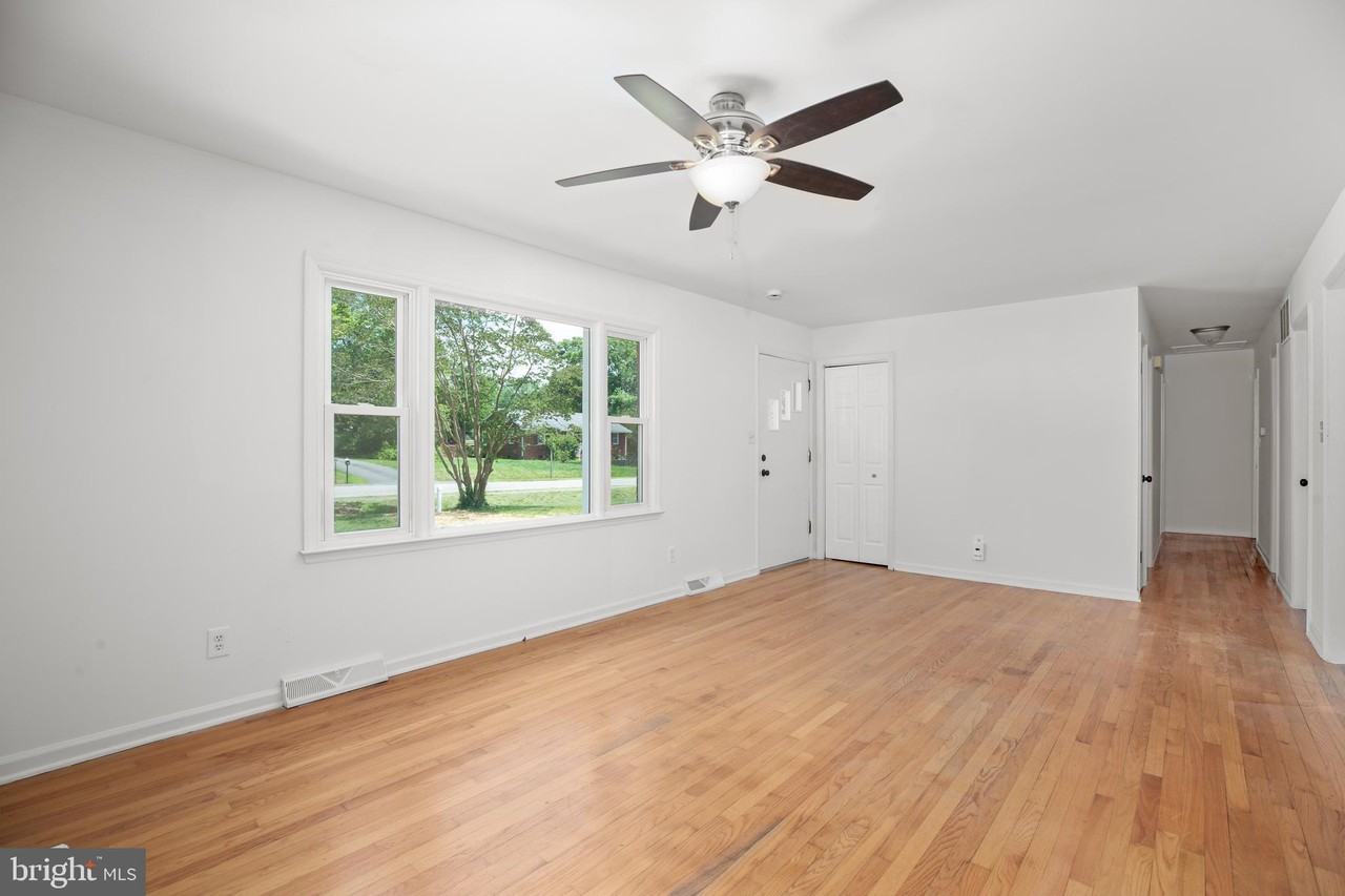 803 Grafton St - Photo 6 of 26