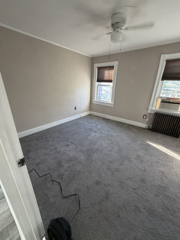 347 Willow Ave - Photo 3 of 13