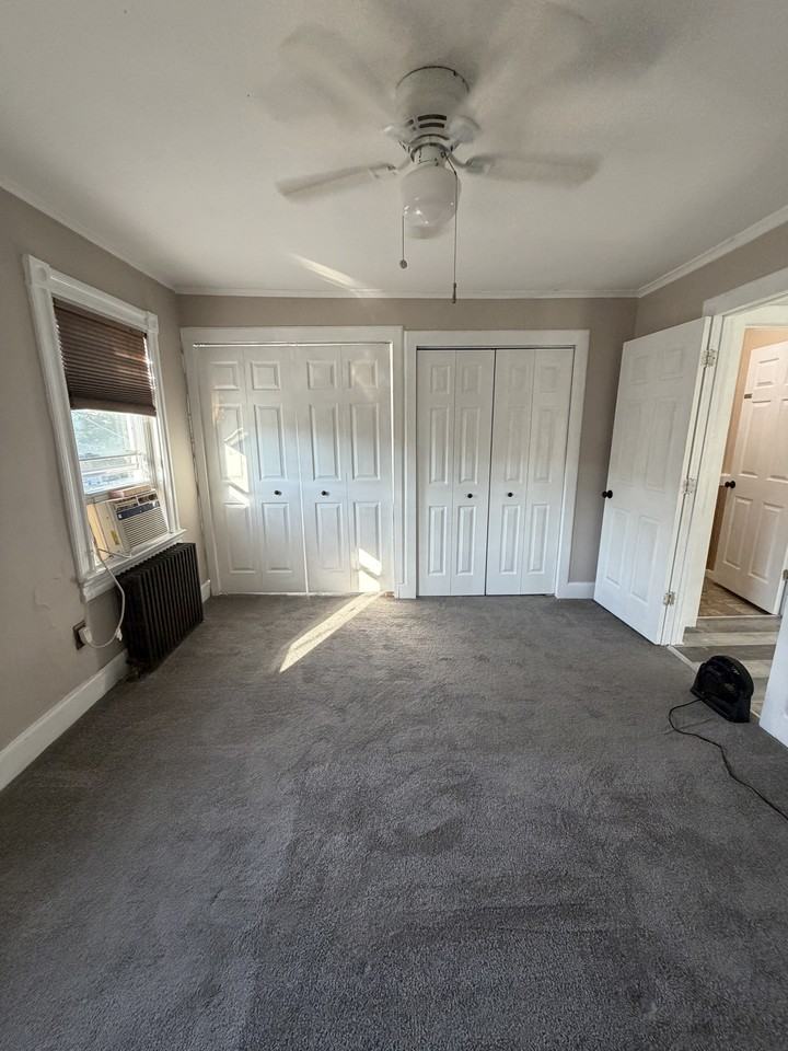347 Willow Ave - Photo 4 of 13