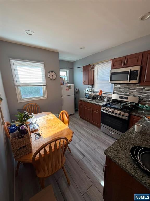 37 Linden Ave - Photo 4 of 10