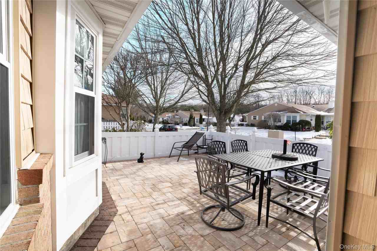145 Theodore Dr - Photo 3 of 15