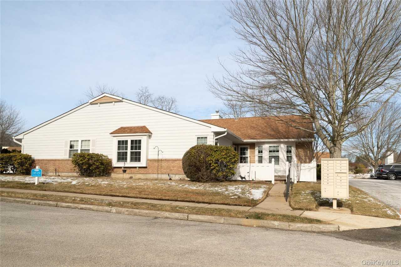 145 Theodore Dr - Photo 4 of 15