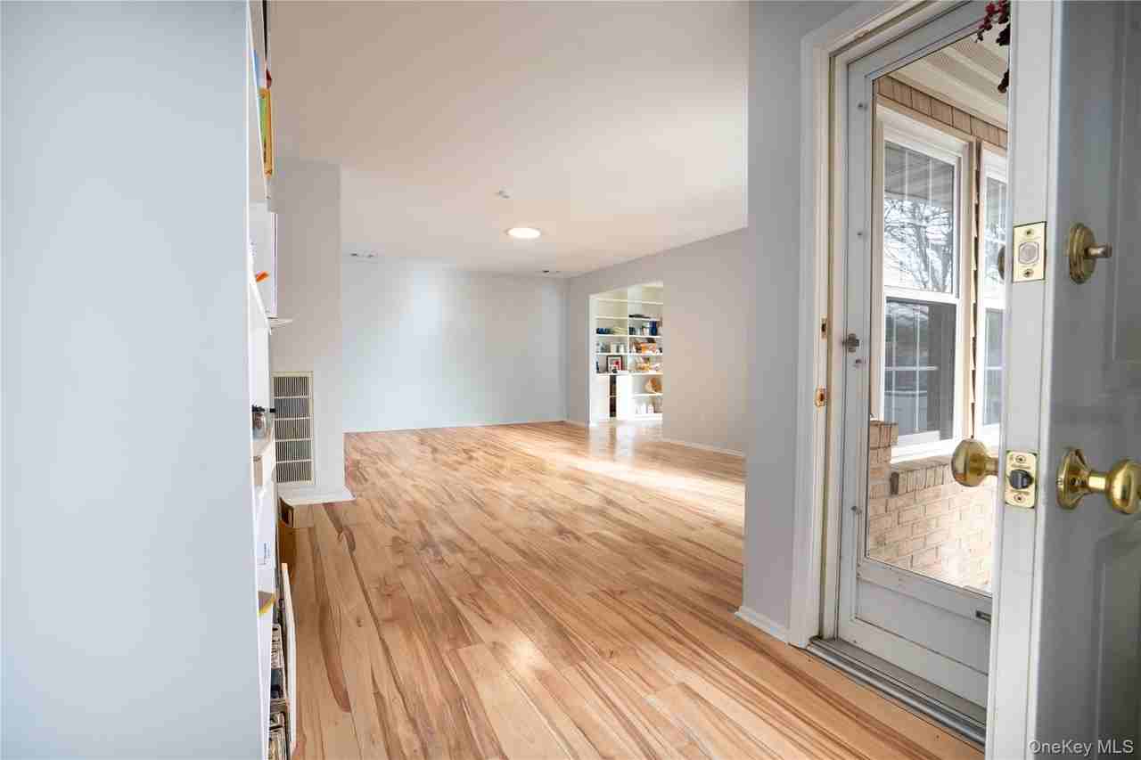 145 Theodore Dr - Photo 5 of 15