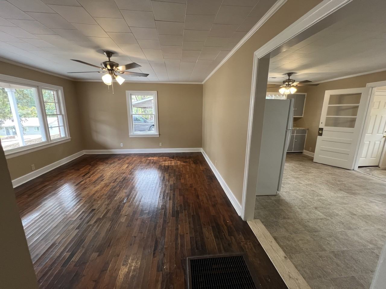 323 Lee St #1 - Photo 2 of 21