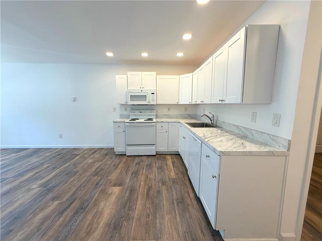 811 Itaska St - Photo 7 of 15