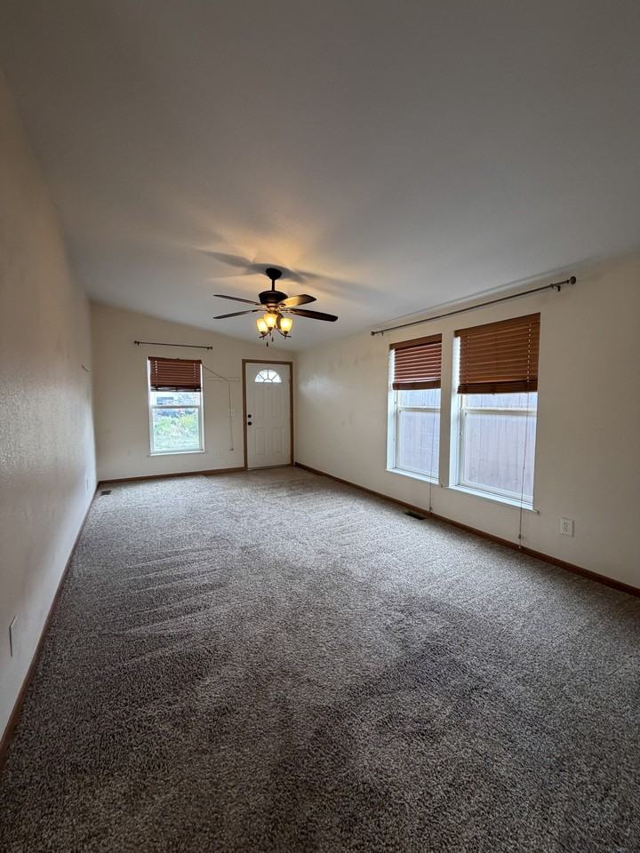 1954 Franklin St #1 - Photo 2 of 11