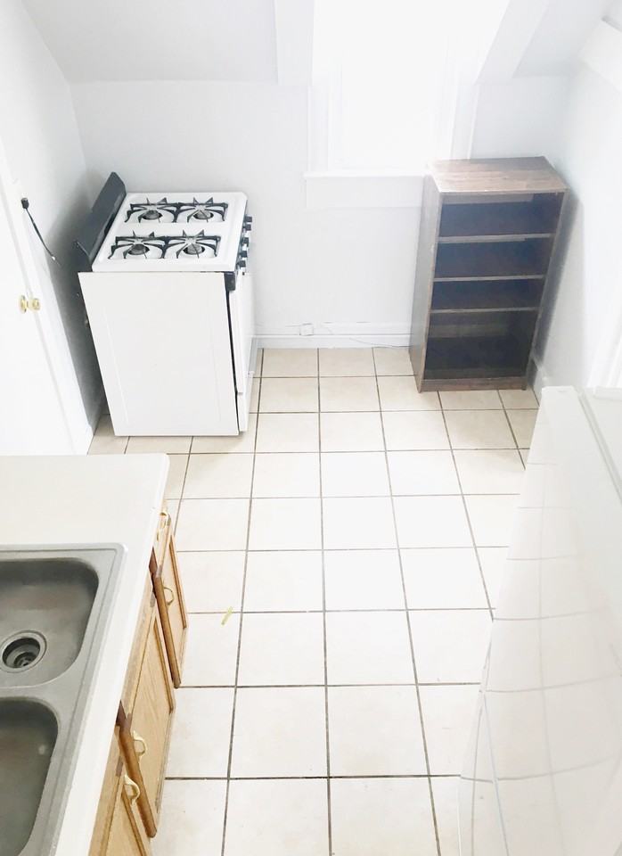 1223 Rice St #2 - Photo 6 of 8