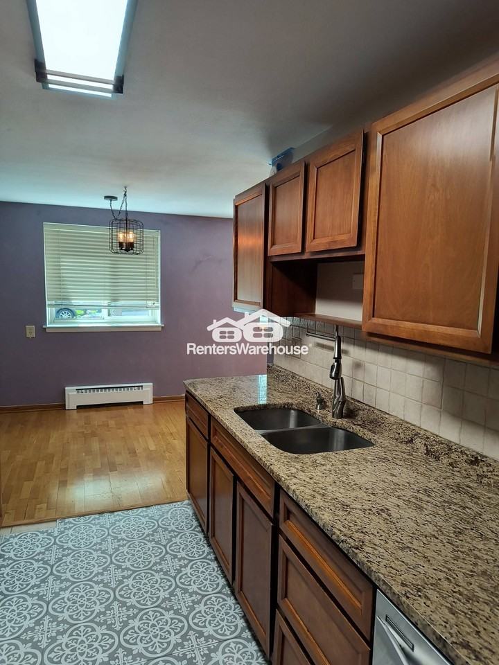 1901 Emerson Ave S #102 - Photo 3 of 29