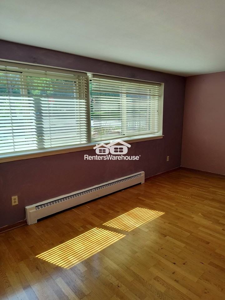 1901 Emerson Ave S #102 - Photo 7 of 29
