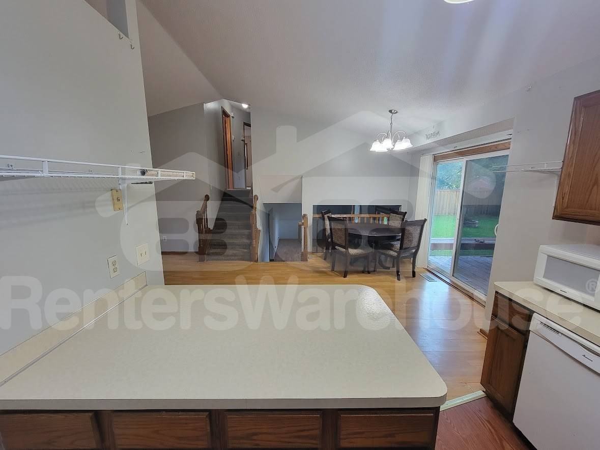6028 68th Ave N - Photo 4 of 24