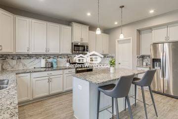 923 112th Ln Ne - Photo 4 of 32