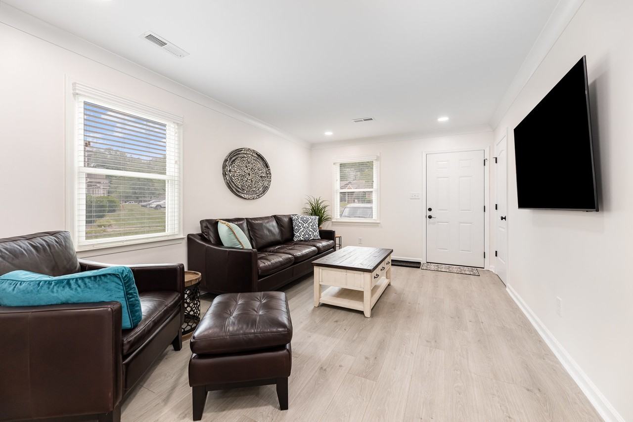 508 Rock Cliff Ct #1 - Photo 4 of 18