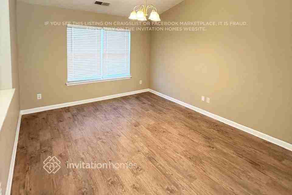 160 Grandview Cir - Photo 3 of 17