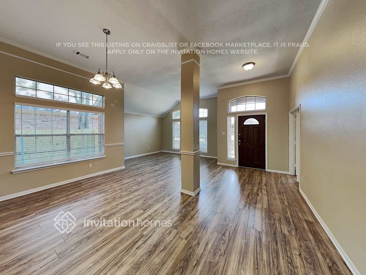 1046 Essex Dr - Photo 3 of 18