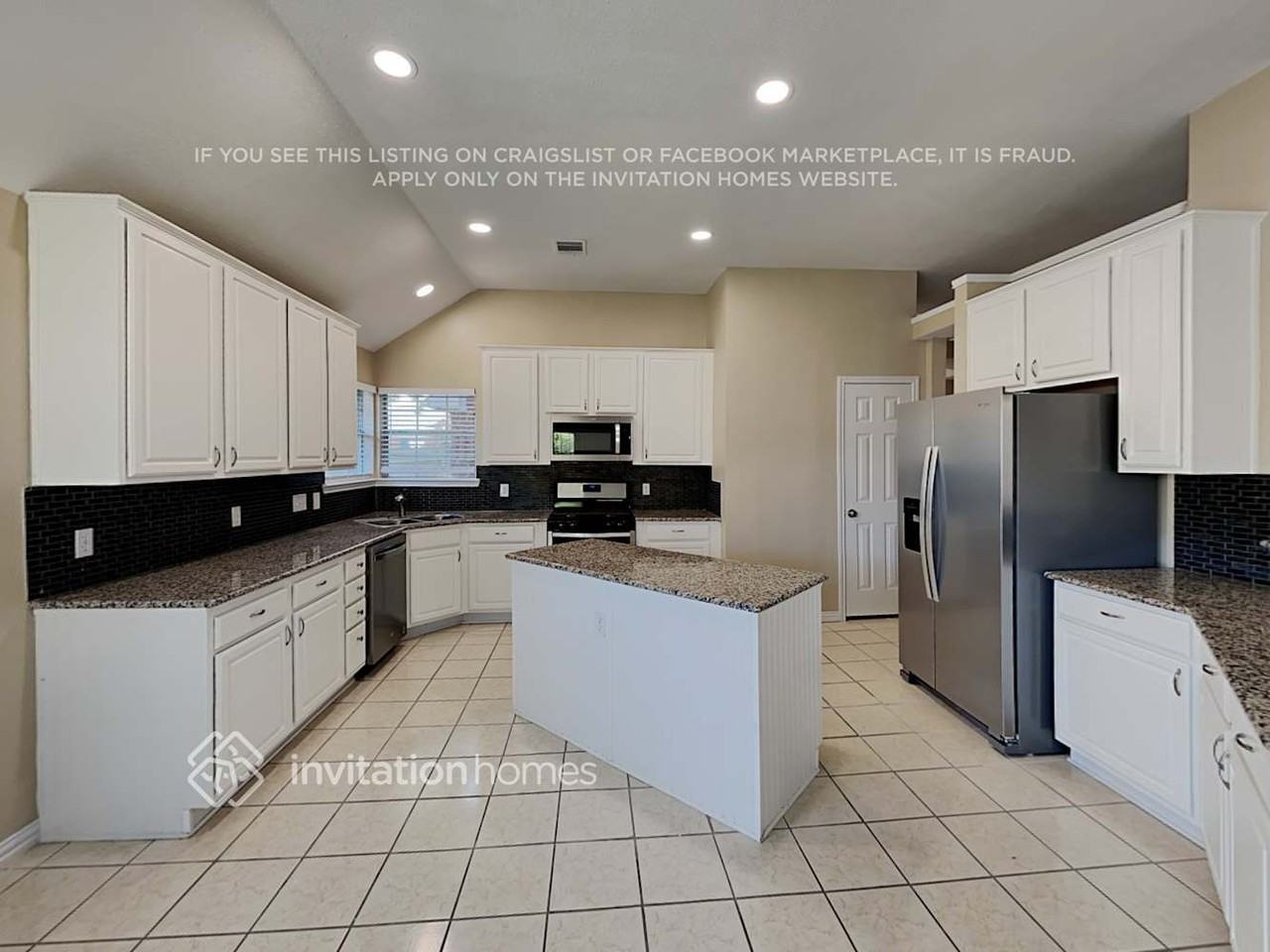 1046 Essex Dr - Photo 6 of 18