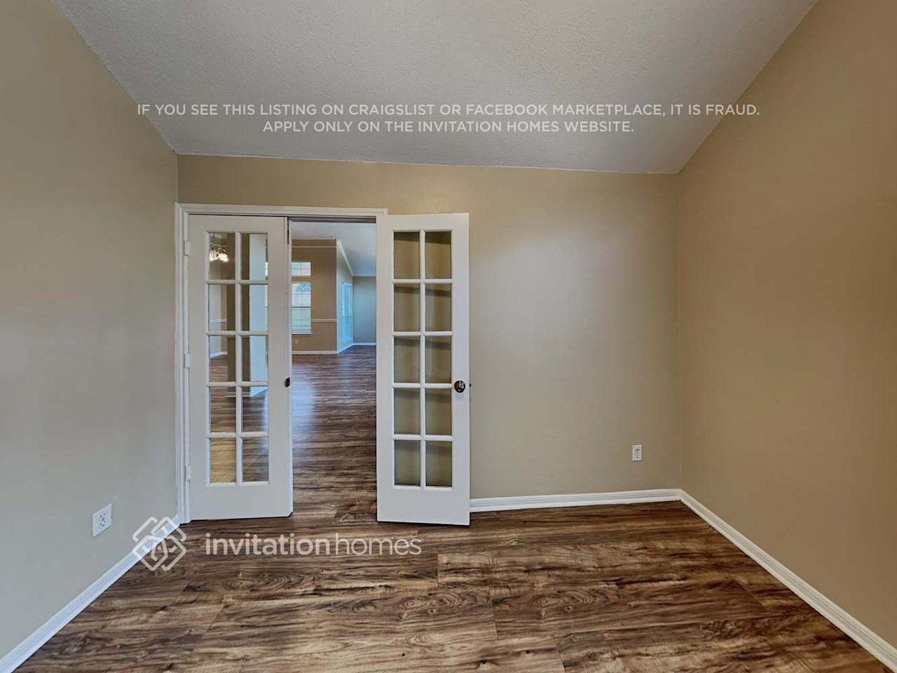 1046 Essex Dr - Photo 7 of 18