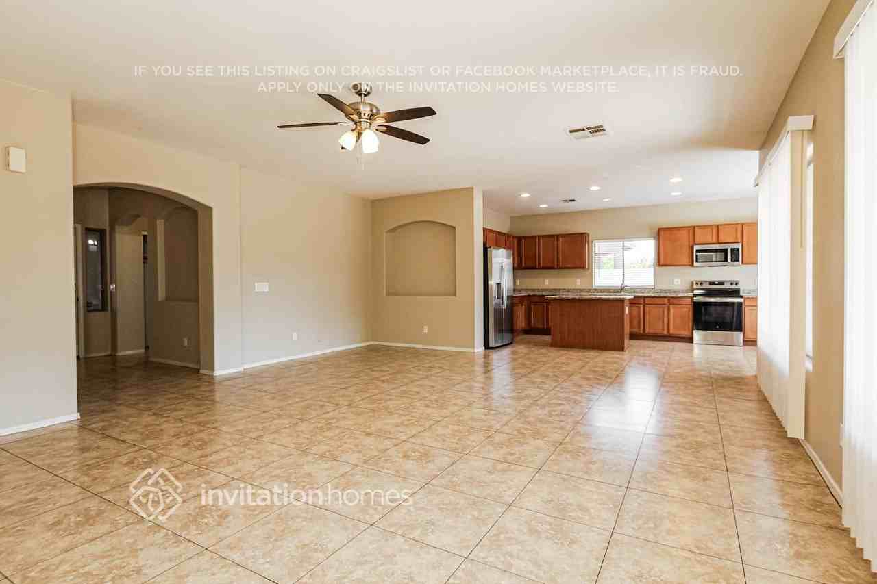 1923 S 80th Dr - Photo 3 of 17