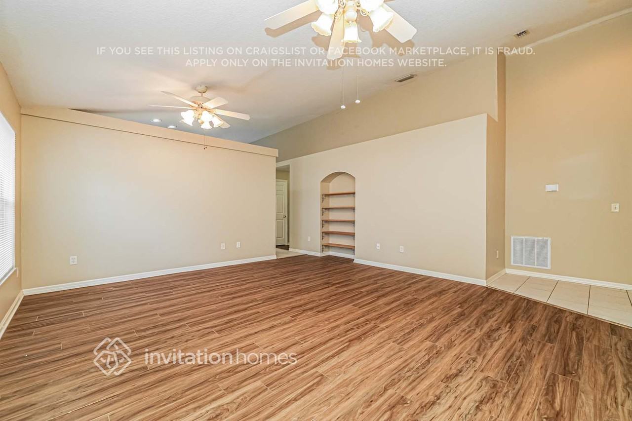 6240 Crickethollow Dr - Photo 4 of 17