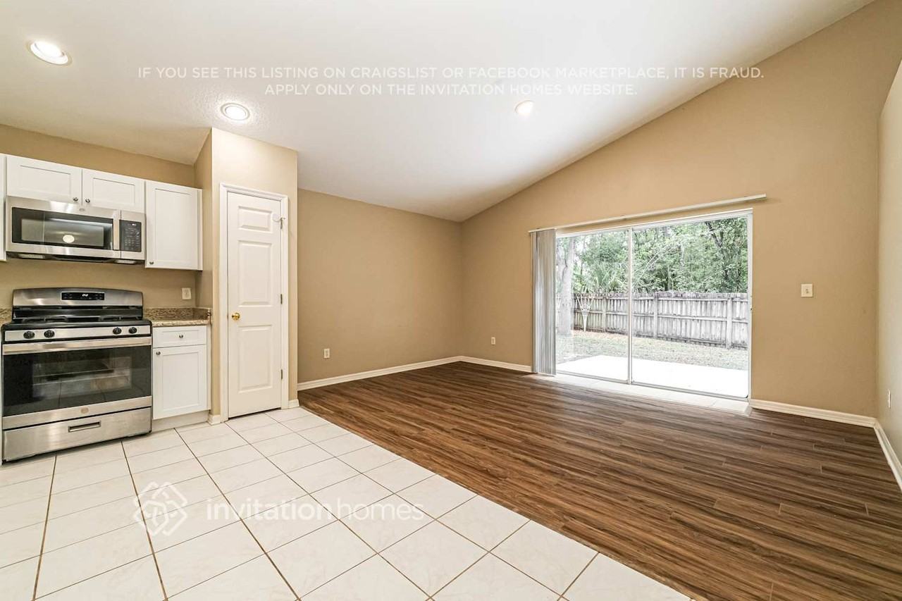 6240 Crickethollow Dr - Photo 5 of 17