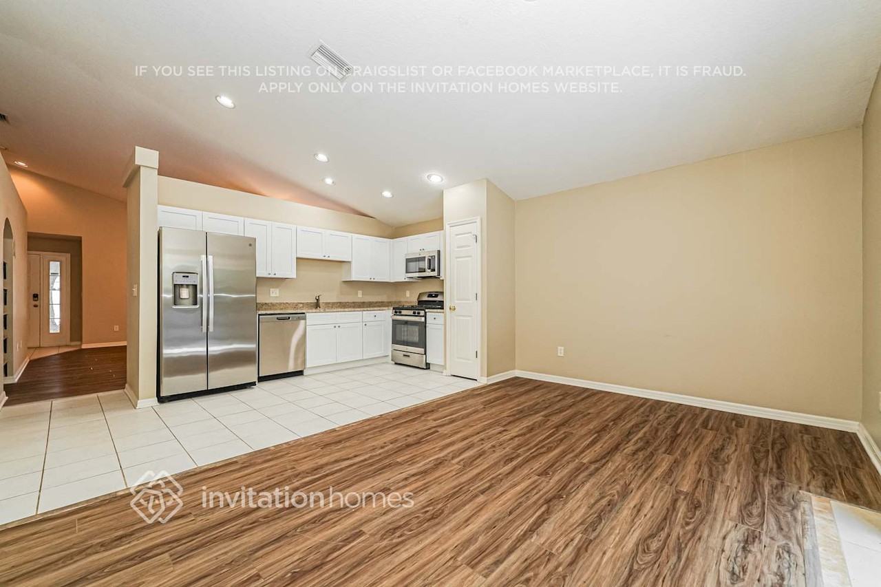 6240 Crickethollow Dr - Photo 7 of 17
