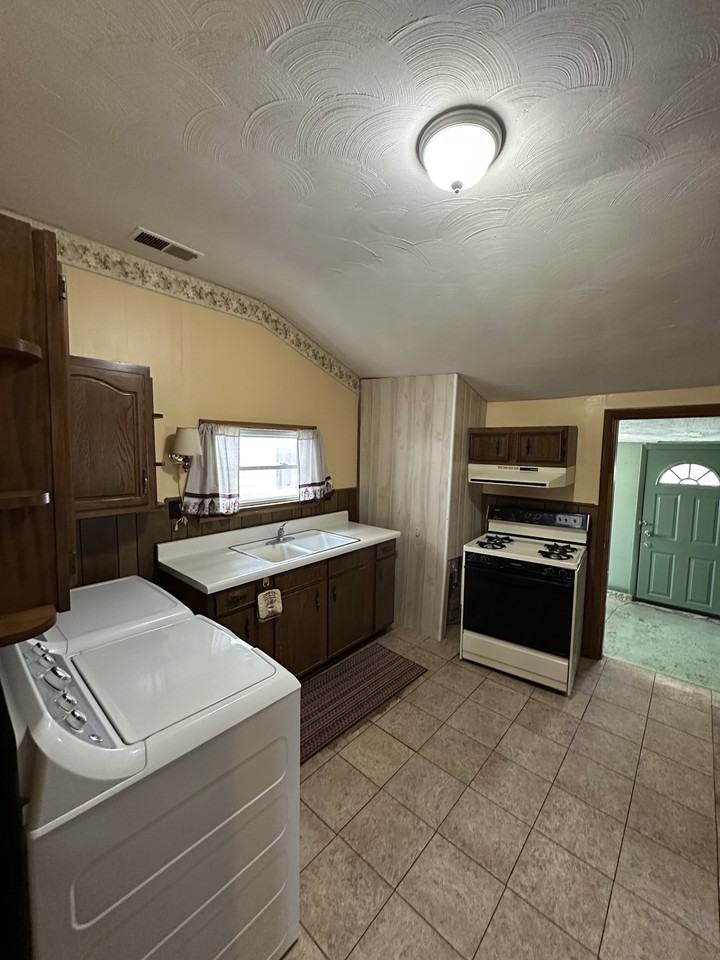 1518 Pearl St #1 - Photo 6 of 8