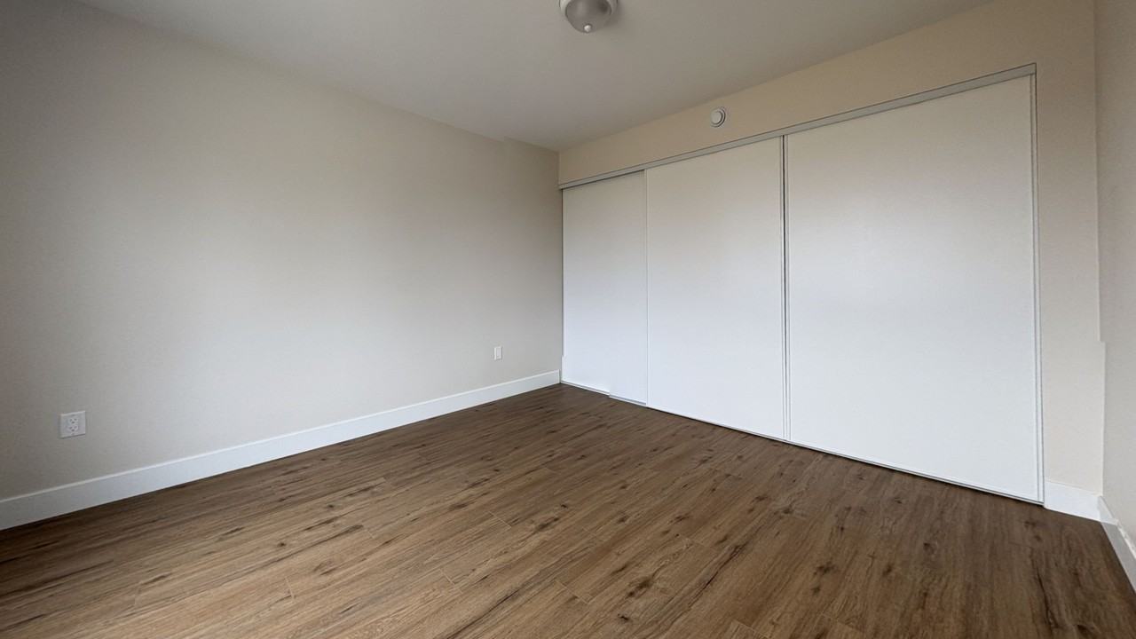 2648 Old Montreal Rd - Photo 4 of 9
