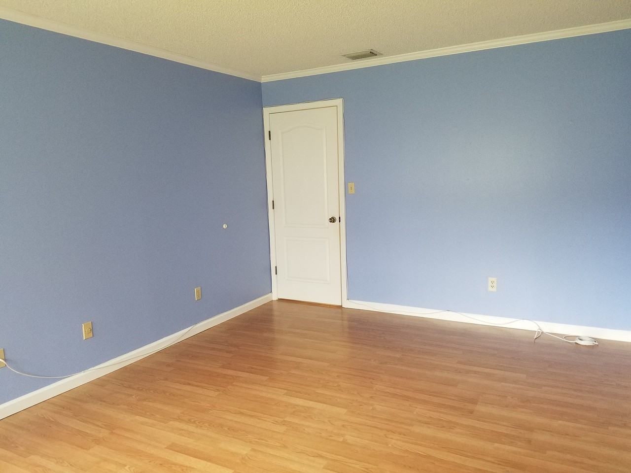 5421 Vineland Rd #1 - Photo 6 of 13