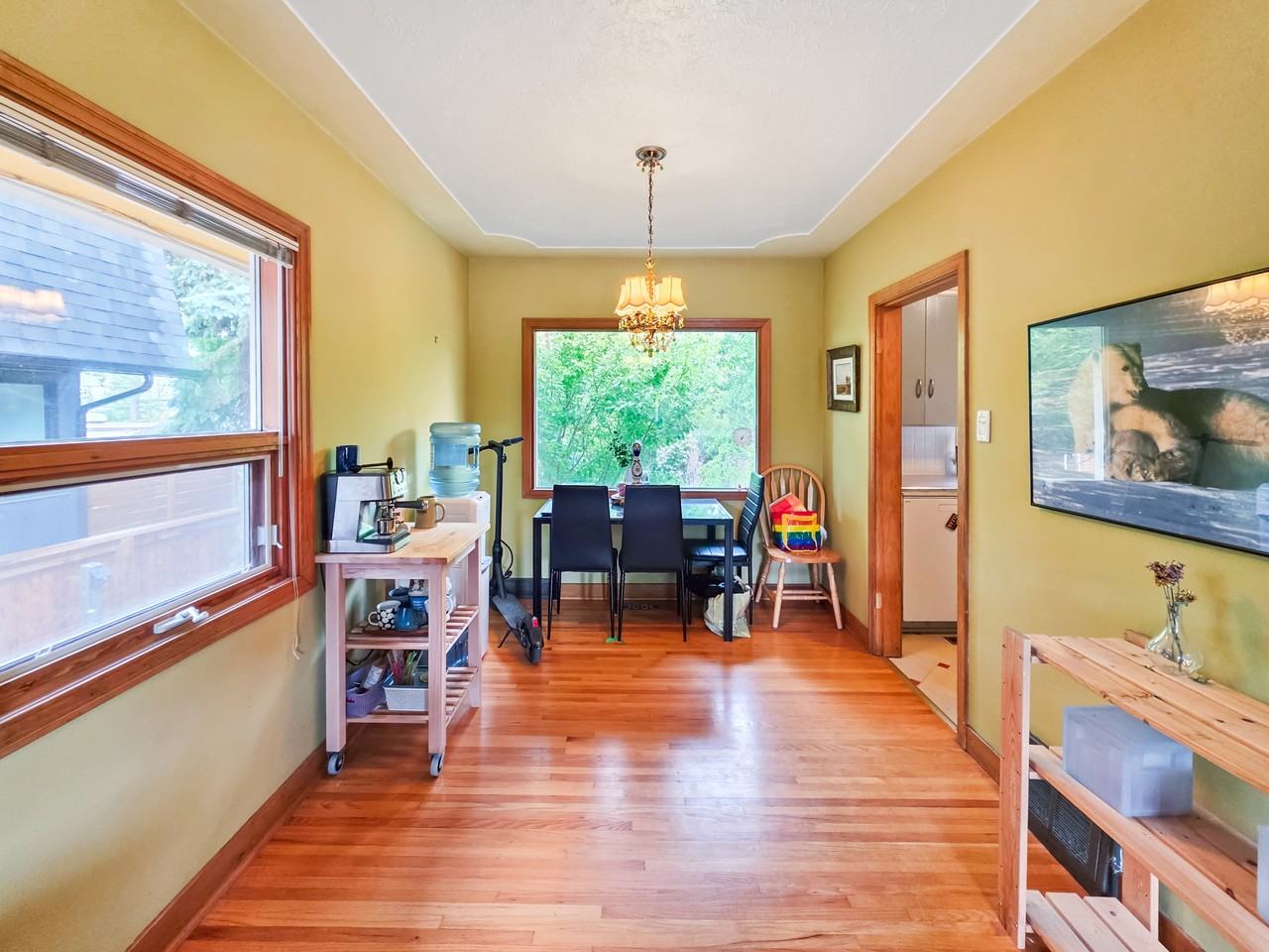 1720 13 Avenue NW, Calgary, AB - Photo 7 of 32